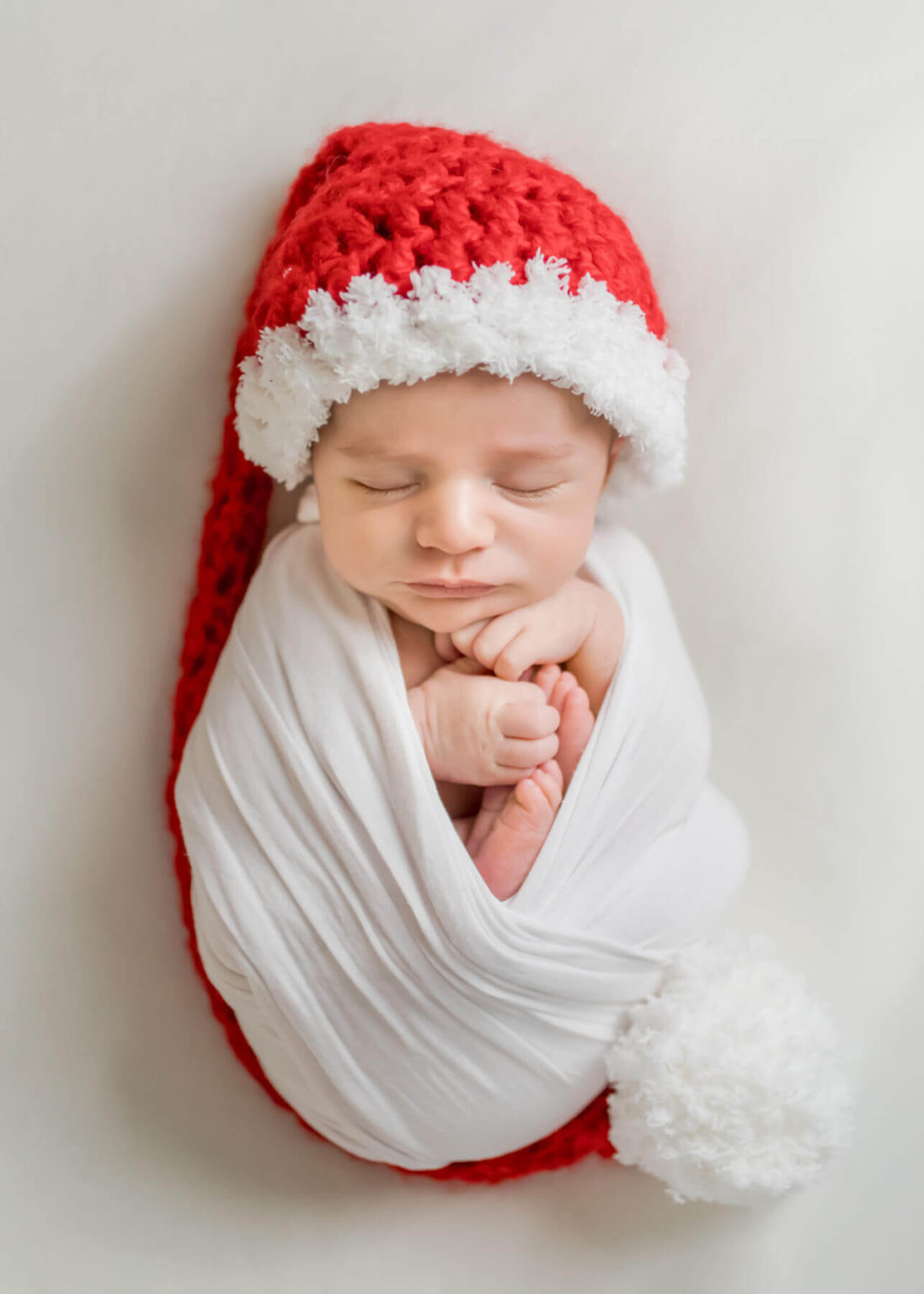 newborn-christmas-pictures-first-christmas-photos-babies-first